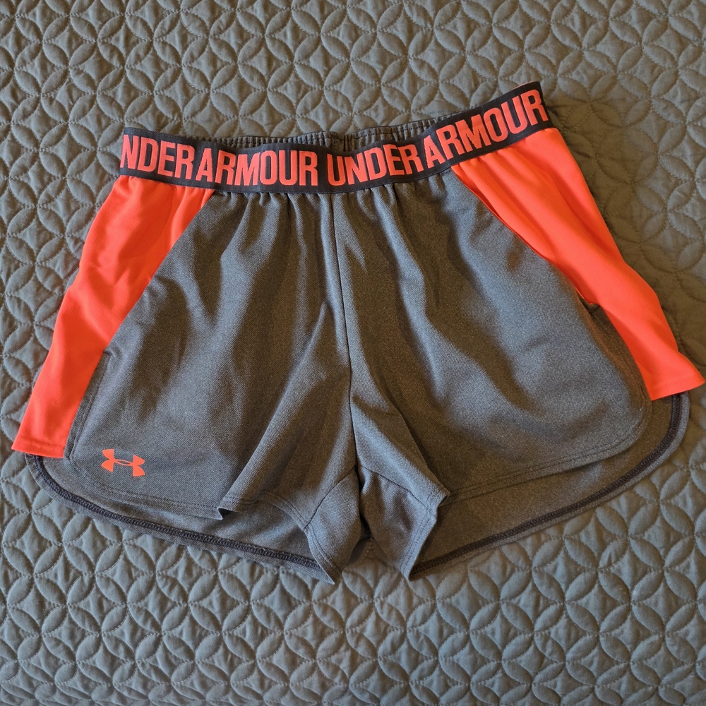 Under Armour Women's Heatgear Gray and Bright Coral Orange Athletic Shorts, M